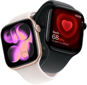 Apple Watch Series 11, ตัวเรือนอะลูมิเนียม สีโรสโกลด์, หน้าปัดนาฬิกางานศิลปะที่ปรับเปลี่ยนได้เอง, ภายนอกด้านขวา: Digital Crown, ไมโครโฟน, ปุ่มด้านข้าง, สายแบบ Sport Band สีชมพูบลัช, Apple Watch Series 11, ตัวเรือนอะลูมิเนียม สีดำเจ็ทแบล็ค, แอปอัตราการเต้นของหัวใจ, การเต้นของหัวใจในปัจจุบันต่อนาที, ภายนอกด้านขวา: Digital Crown, สายแบบ Sport Band สีดำ