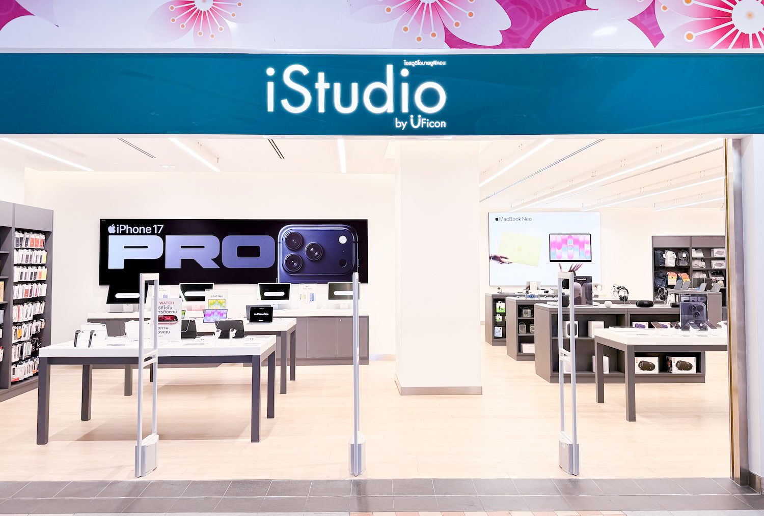 iStudio @Terminal 21 Asok